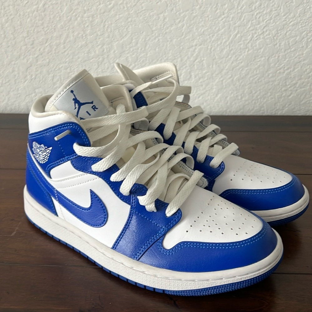 Jordan 1 Mid Kentucky Blue (Women’s)